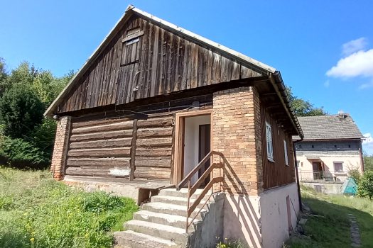 nieruchomość gruntowa 1900m2 w Mnikowie z domem do kapitalnego remontu