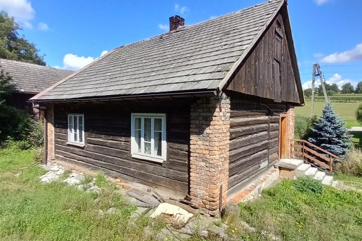 nieruchomość gruntowa 1900m2 w Mnikowie z domem do kapitalnego remontu