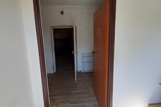 nieruchomość gruntowa 1900m2 w Mnikowie z domem do kapitalnego remontu