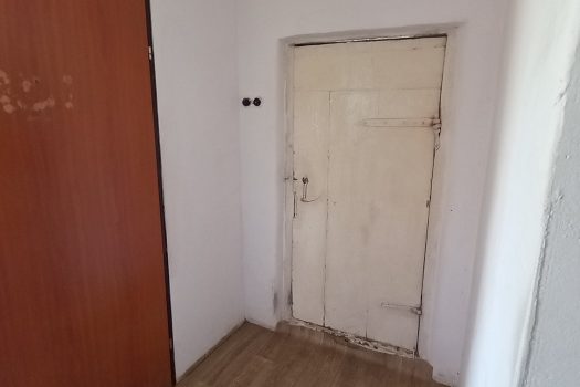 nieruchomość gruntowa 1900m2 w Mnikowie z domem do kapitalnego remontu