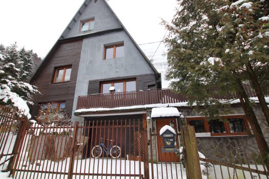 dom o pow. 307m2 w Stróży, gmina Pcim