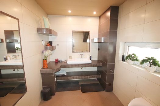 dom o pow. 307m2 w Stróży, gmina Pcim